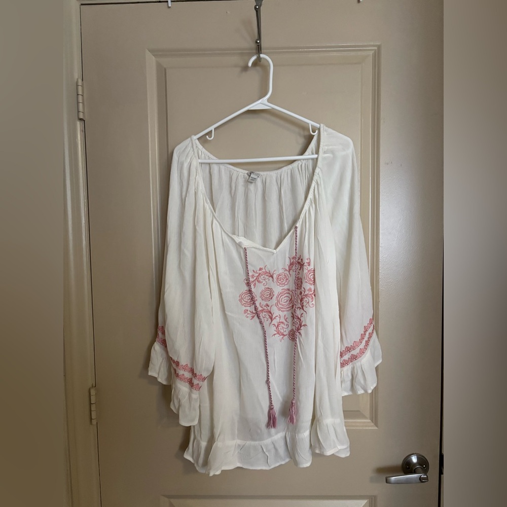 White and Pink Embroidered Women's Top 26-28W